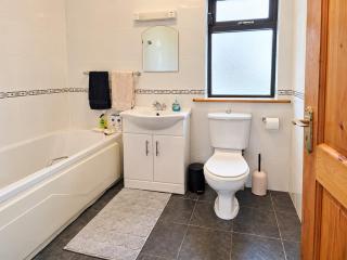 Charming 3BR Country Home Near Swinford - 4