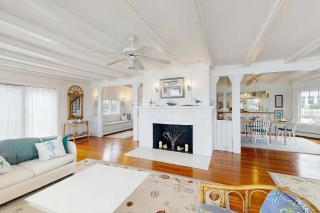 Sagamore Beach Retreat - 6