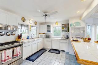 Sagamore Beach Retreat - 3