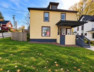 1st Base Apt 2 All Star Baseball Rentals - 5