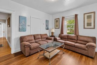 2nd Base Apt 1 All Star Baseball Rentals - 9