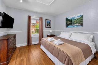 2nd Base Apt 1 All Star Baseball Rentals - 2