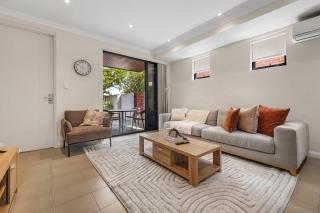 3-bedroom townhouse in East Perth Near CBD, Optus Stadium - 7