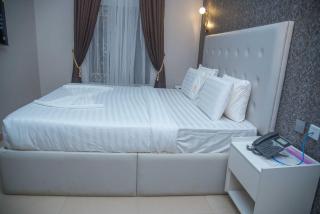 IsaacSam's Lounge and Lodging - 8