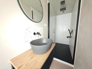 Spacious, Light Studio Apartment in Vinohrady - 3