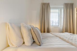 Arctos City Suite, private sauna By Lapland Host - 6