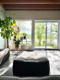 Spa Waterfront & Pool Table - Chalet du Paradis - 4