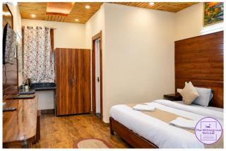 The Whitegrove Retreat - 1