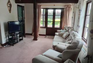 Beautiful Tudor style Country house - 6