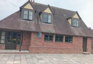 Beautiful Tudor style Country house - 3