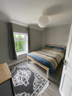 Kilkenny City Home with Private Parking - 4