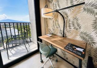 Parkfront Luxury Apt w Terrace BBQ & Gym - 1