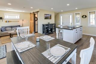 Lighthouse Views! Waterfront Lubec Cottage - 8