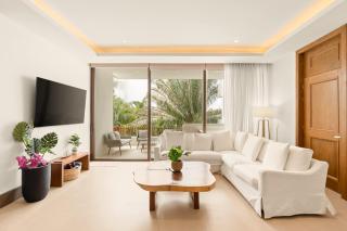 Jungle Oasis 2BR Luxury Beach Club + 5 Pools - 0