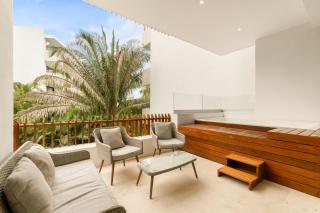 Jungle Oasis 2BR Luxury Beach Club + 5 Pools - 8
