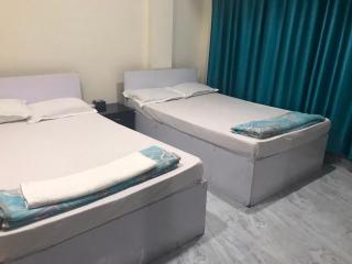 Budget Hotel Crown - 9