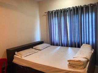 Budget Hotel Crown - 8