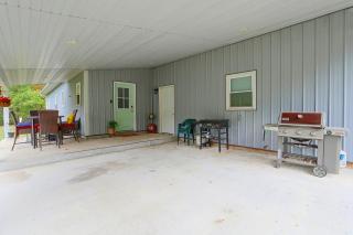 3 Mi to Bull Shoals Lake: Peaceful Escape w/ Patio - 9