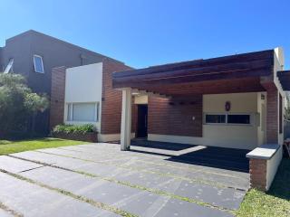 Casa Con Piscina y Asador - 0
