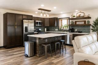 25-Acre Farm Stay w/ Pool & Hot Tub - 7