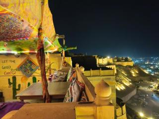 Incredible's Homestay - 0