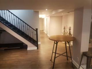 Luxurious Renovated Apartment Downtown Mississauga - 1
