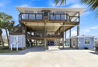 Canal home: 40ft Dock, Hot Tub, Ice, pets ok - 1
