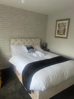 Ella's Place Stylish 4 bed House - 7