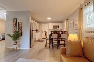 Hampton Cottage: Central Location - 2