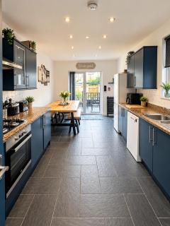 By Lushlets - Riverside House - 6