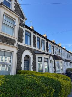 By Lushlets - Riverside House - 9