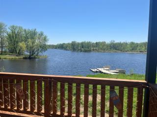 300 ft lakefront Sauna Hot tub 2 treehouses Firepits 10 private acres - 7