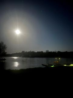 300 ft lakefront Sauna Hot tub 2 treehouses Firepits 10 private acres - 2