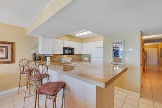 Ocean-view condo with central AC pool & hot tub access & balcony - Destin - 3