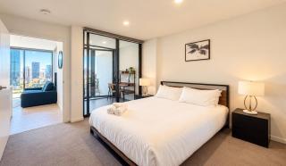 Breathtaking City & River Views with Pool, Gym, Park - 9