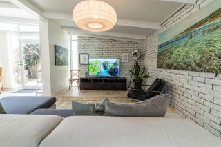 NEW! Luxe Beach House - 8