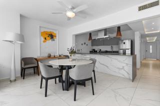 Beachfront condo, oasis of tranquility - 2