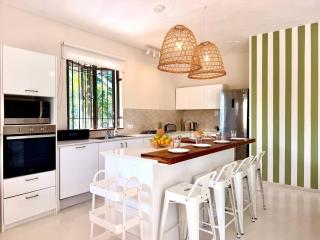 Luxurious Villa with Private Pool in Petit Raffray, Mauritius - 4