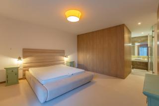 Modern penthouse with a terrace and a fantastic view - 4