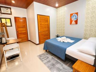 Velamira Apartment - Port Barton - 0