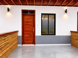 Velamira Apartment - Port Barton - 1