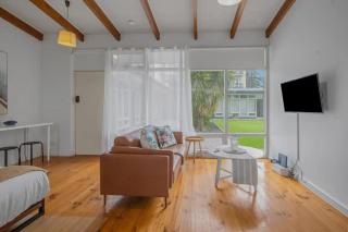 Glenelg Hideaway 3min Walk to Beach Free WiFi AC Near Jetty Road - Glenelg - 2
