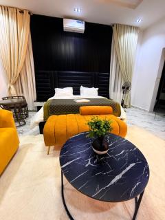 Creststone Brand New Luxury 4 Bedroom Duplex - 7