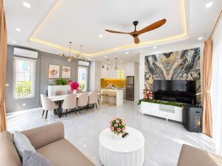 VILLA NOVAWORD PHAN THIẾT VIEW BIỂN 4 phòng ngủ giá tốt - Bình Tú - 1