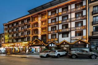 HuaHarmony Wulingyuan City Inn Near Zhangjiajie National Forest Park East Gate And Baofeng Lake With Tidy Rooms Chinese Style Solid Wood Design Standardized Management Shopping Access And Value Stays - 6