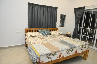 The Royal Ascot Holiday Home Room with attached indoor private pool - 6