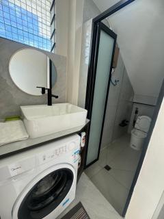 Master Room with Private Ensuite Near McDonald's - 8
