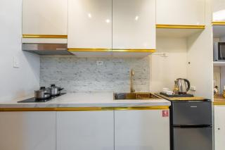 Modern Makati Condo with Balcony & Cityscape Views - 9