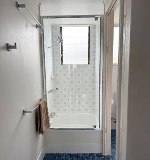 Beachfront Unit 5 at Sea Chalets, Sixth Avenue - 5