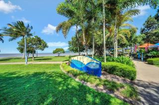 Relaxing Waterfront Cairns Stay with Esplanade Views - Cairns - 8